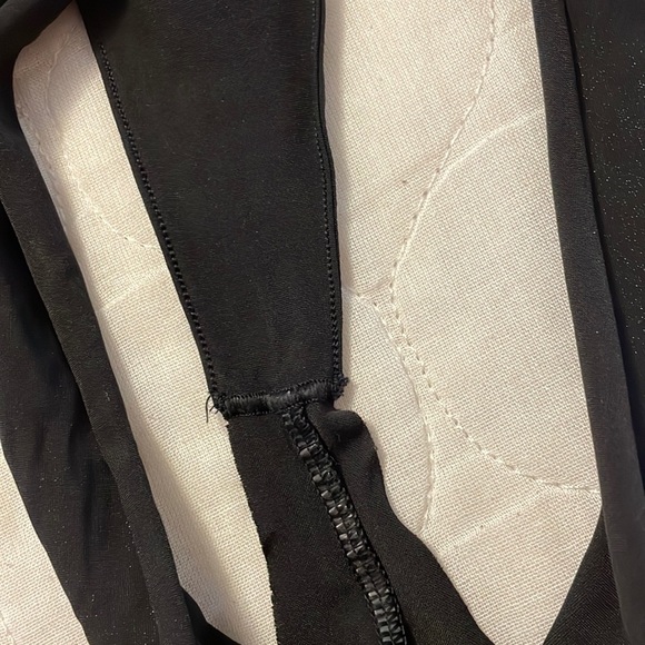 Set of 2 No Show Thongs Beige & Black from Pink & La Senza - Picture 5 of 6